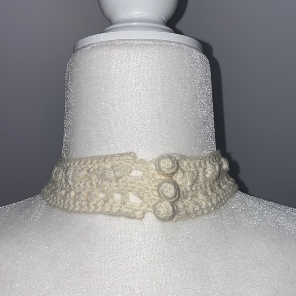 Crotchet Halter Top - Picture 3 of 3